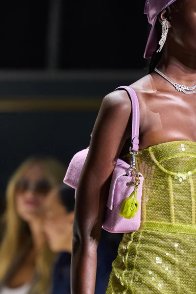 Look 32